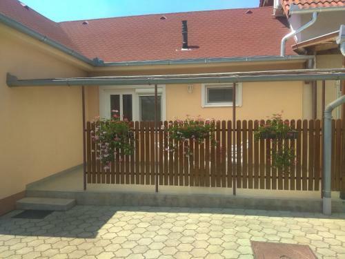 Gloria Apartman