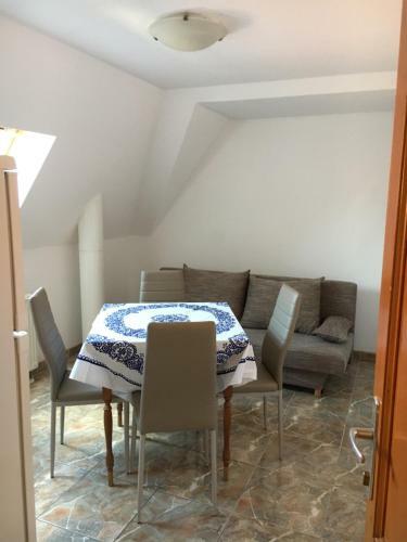 Nana Apartmanh�z