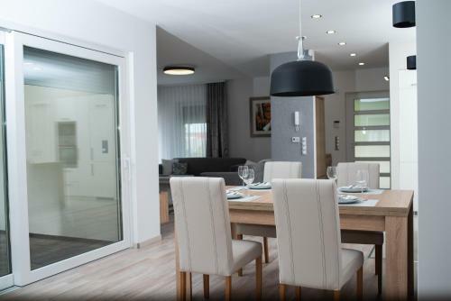 Villa Twins Apartman H�v�z