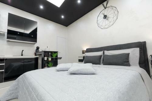 Bed & Breakfast Suite-16