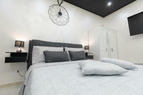 Bed & Breakfast Suite-16