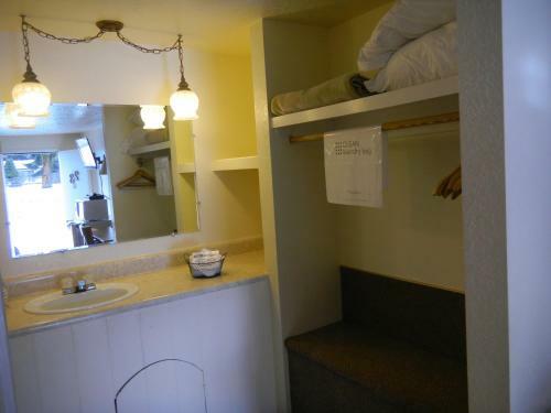 Falls Motel