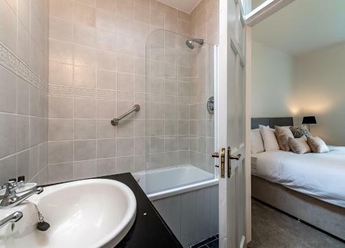 Victoria Kenmare Park View Apartment