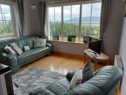 Minaun Cliff View