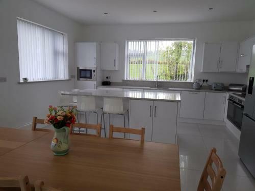 Annie's Holiday House Moville/greencastle Area