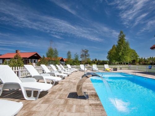 Holiday Homes For 5 Persons With Pool Access, Darlowo
