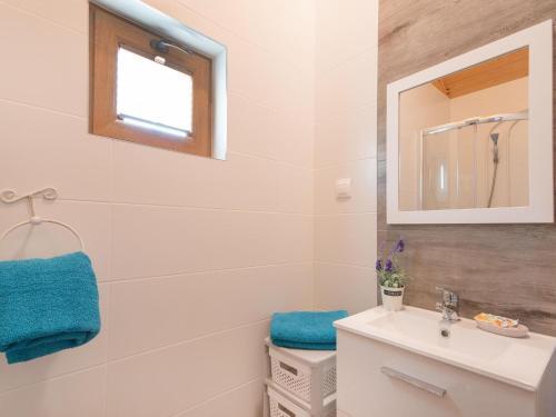 Holiday Homes For 5 Persons With Pool Access, Darlowo