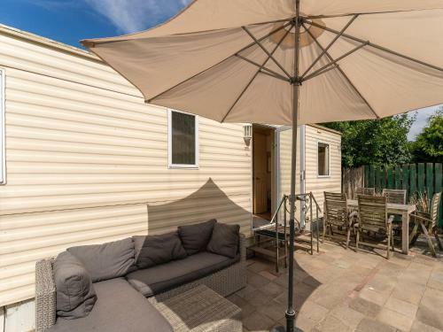 Inviting Chalet In Giethem With Garden