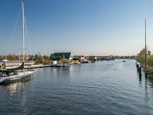 Holiday Home On The Water, In Cozy Grou