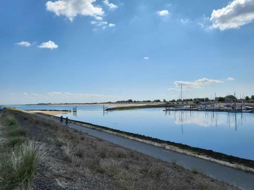 Lovely Holiday Home With A View Over The Oosterschelde
