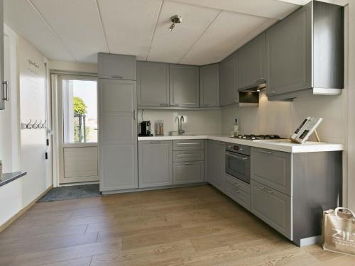 Lovely Holiday Home With A View Over The Oosterschelde