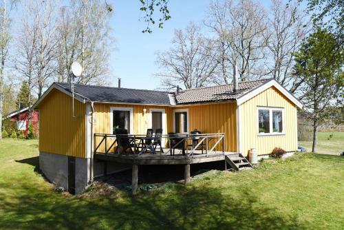 Nice Cottage With A View Of Teakerssjon