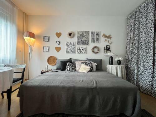 Artsy Studio Apartment