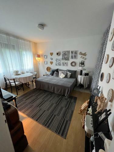 Artsy Studio Apartment