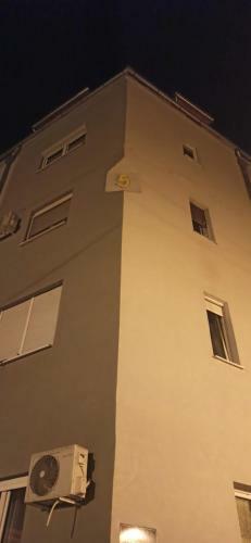 Apartamento Malac New Equipped Condo Within The City Core