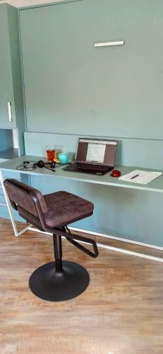 Apartamento Malac New Equipped Condo Within The City Core