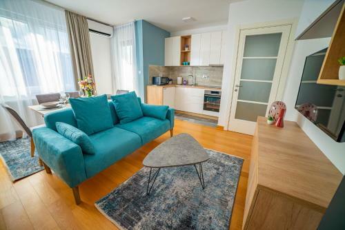 Zoe Apartment