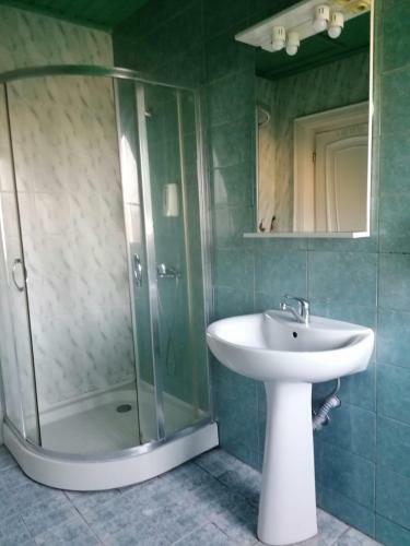 Hostal Pensiunea Cezara