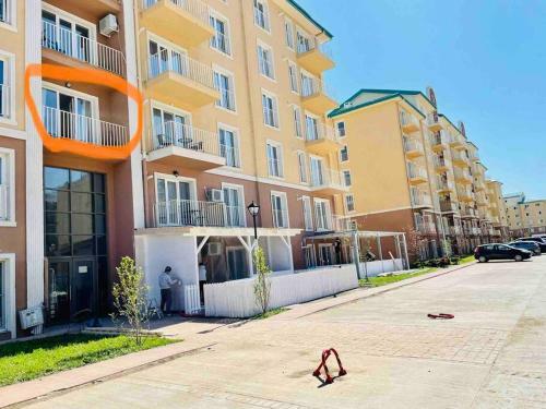 Apartment In Residential Neighbourhood With Pool