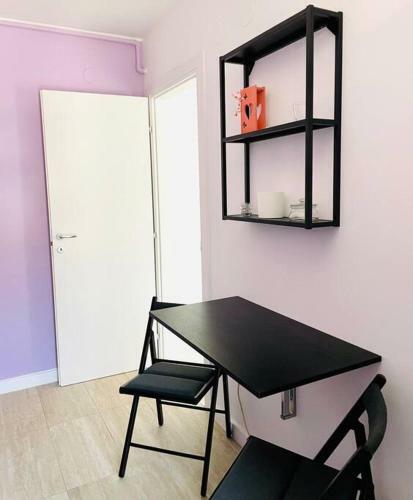 Apartment In Residential Neighbourhood With Pool