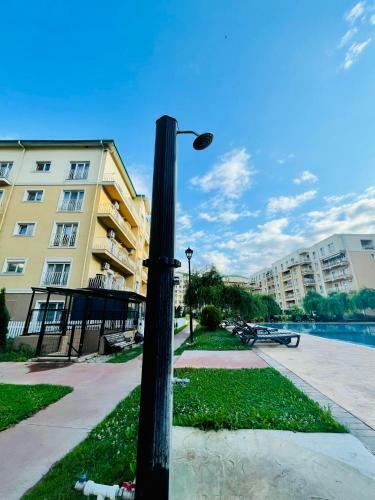 Apartment In Residential Neighbourhood With Pool