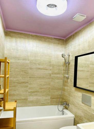 Apartment In Residential Neighbourhood With Pool