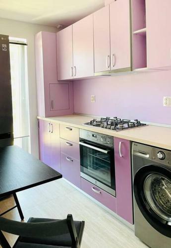 Apartment In Residential Neighbourhood With Pool