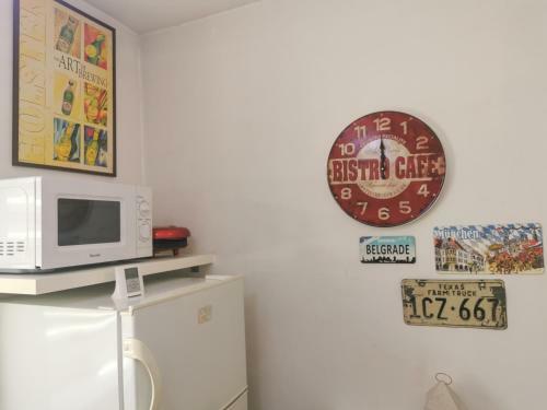 Charming Modern Apartment, Minutes From Downtown