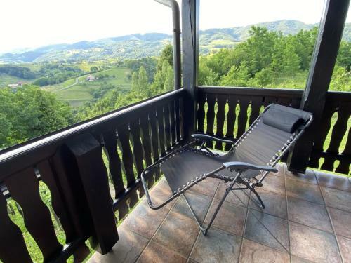 Miha's Little Hill With Hot Tub & Sauna
