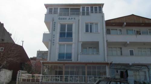 Gerze Apart