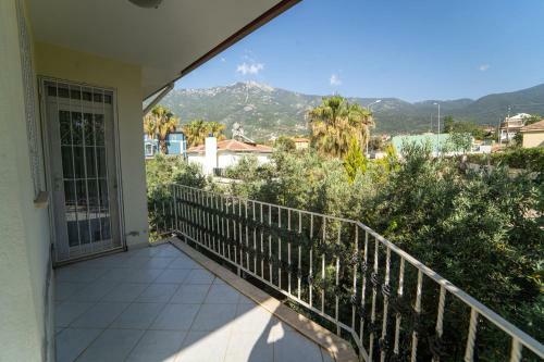 Magnificent Villa With Private Pool Amazing View And Backyard In Oludeniz
