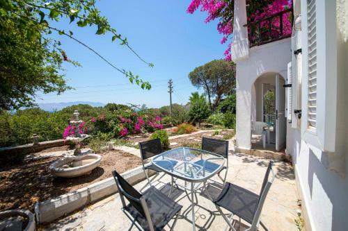 Cozy Villa With Sauna And Backyard In Bodrum