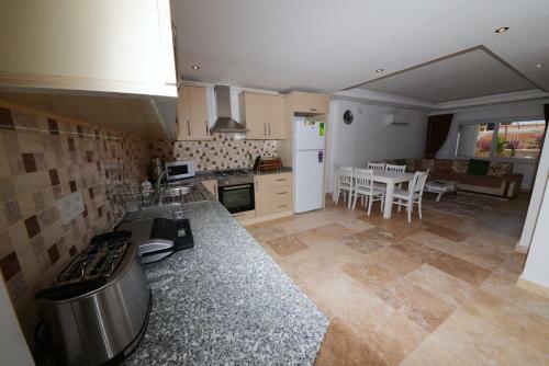 Apartamento Dubleks, Havuzlu, Deniz Manzaral? 6 Ki?ilik
