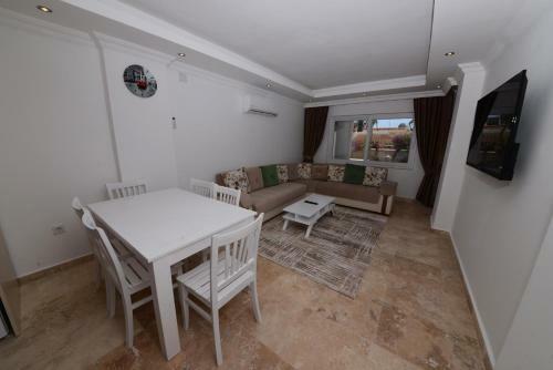 Apartamento Dubleks, Havuzlu, Deniz Manzaral? 6 Ki?ilik