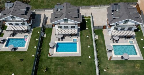 Villa Shape Of My Heart