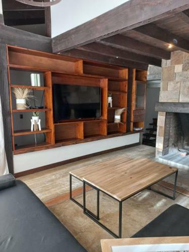 Hermosa Casa En Bosque De Pinos