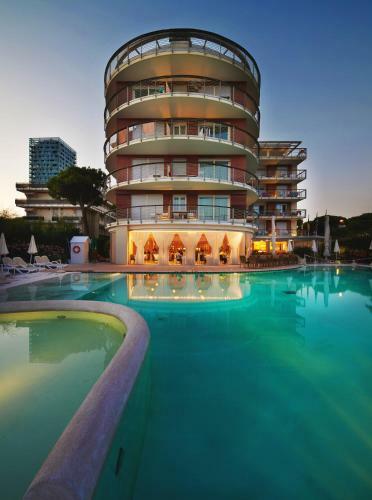 Jesolopalace Hotel & Aparthotel
