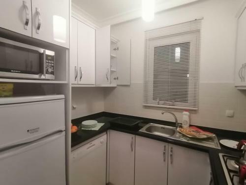 Denize S?f?r 3+1 Triplex Site ?�erisinde Havuzlu Villa