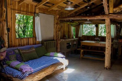La Casita De Atr�s