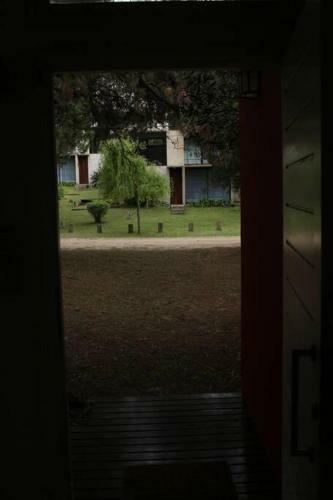 Casa Luminosa En El Bosque (mar Azul)