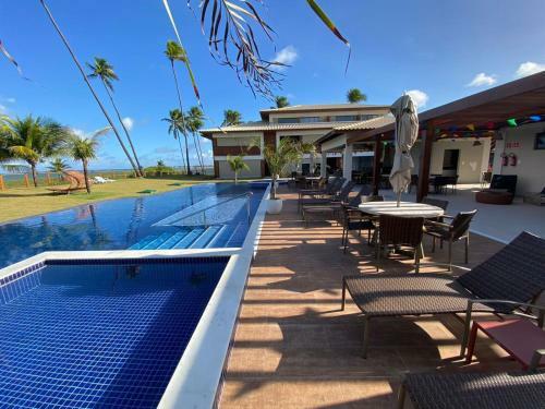 Apartamento Village Com Piscina, P� Na Areia, 2 Su�tes