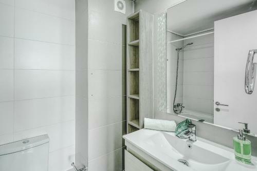 Apartamento Royal Yellow 2br W/ View, Pool, Parking & Gym