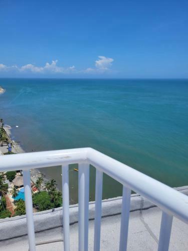Modern Apartment With Spectacular Sea View.
