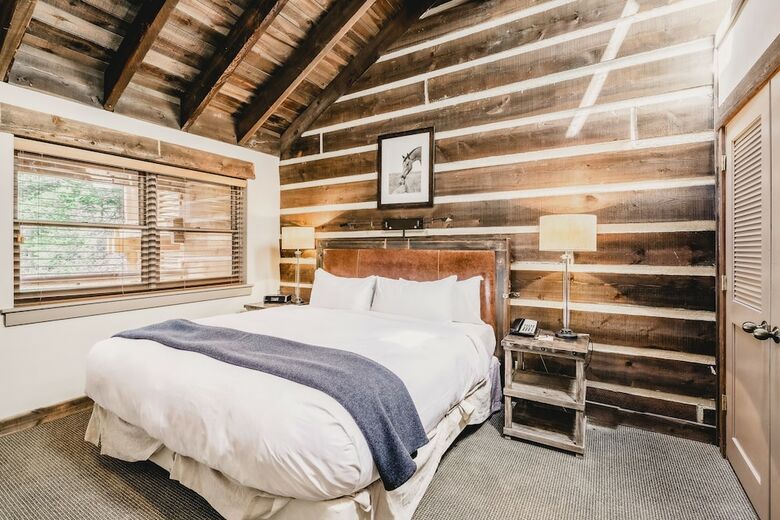 Hotel Sundance Mountain Resort