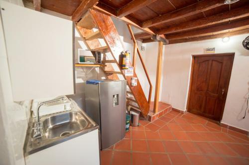 Hostal Casa Serrano - Callej�n De Don Blas Hab. Yaya