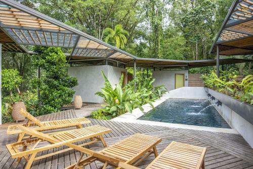 Caribbean Courtyard Villa For 8 Guests
