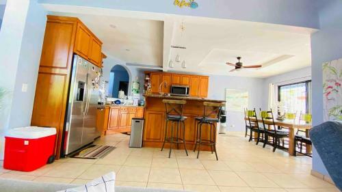 Brilliant Retreat Tamarindo