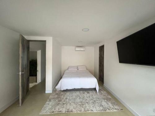 Provenza 8bedroom Home