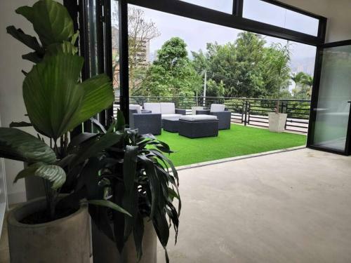 Provenza 8bedroom Home