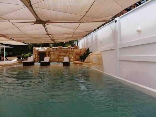 Provenza 8bedroom Home